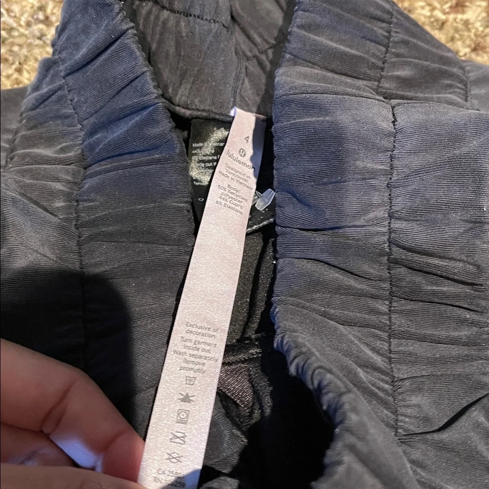 Lululemon Seek Softness Mid Rise Crop Black